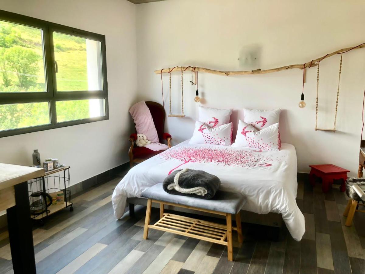 Domaine De La Rue De La Tour Bed & Breakfast Valsonne Exterior photo