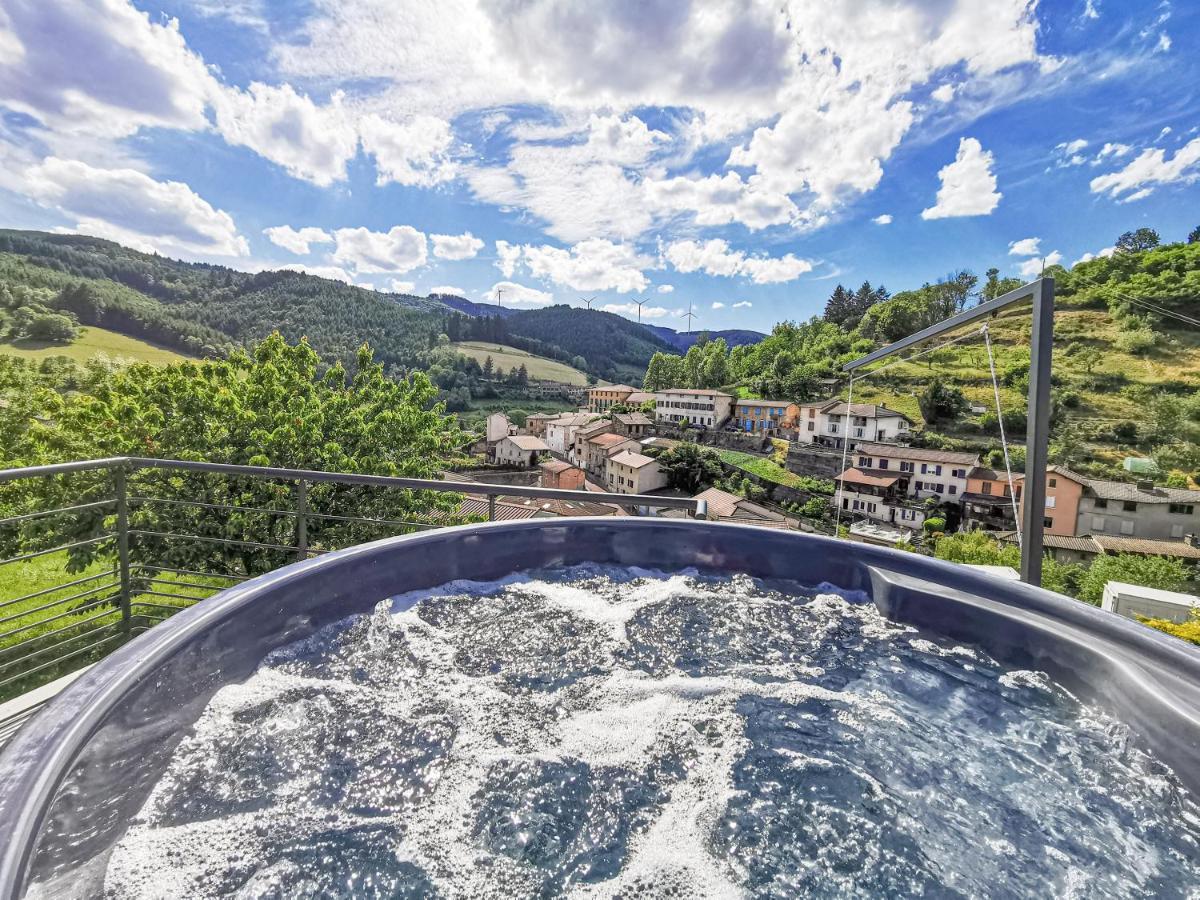 Domaine De La Rue De La Tour Bed & Breakfast Valsonne Exterior photo
